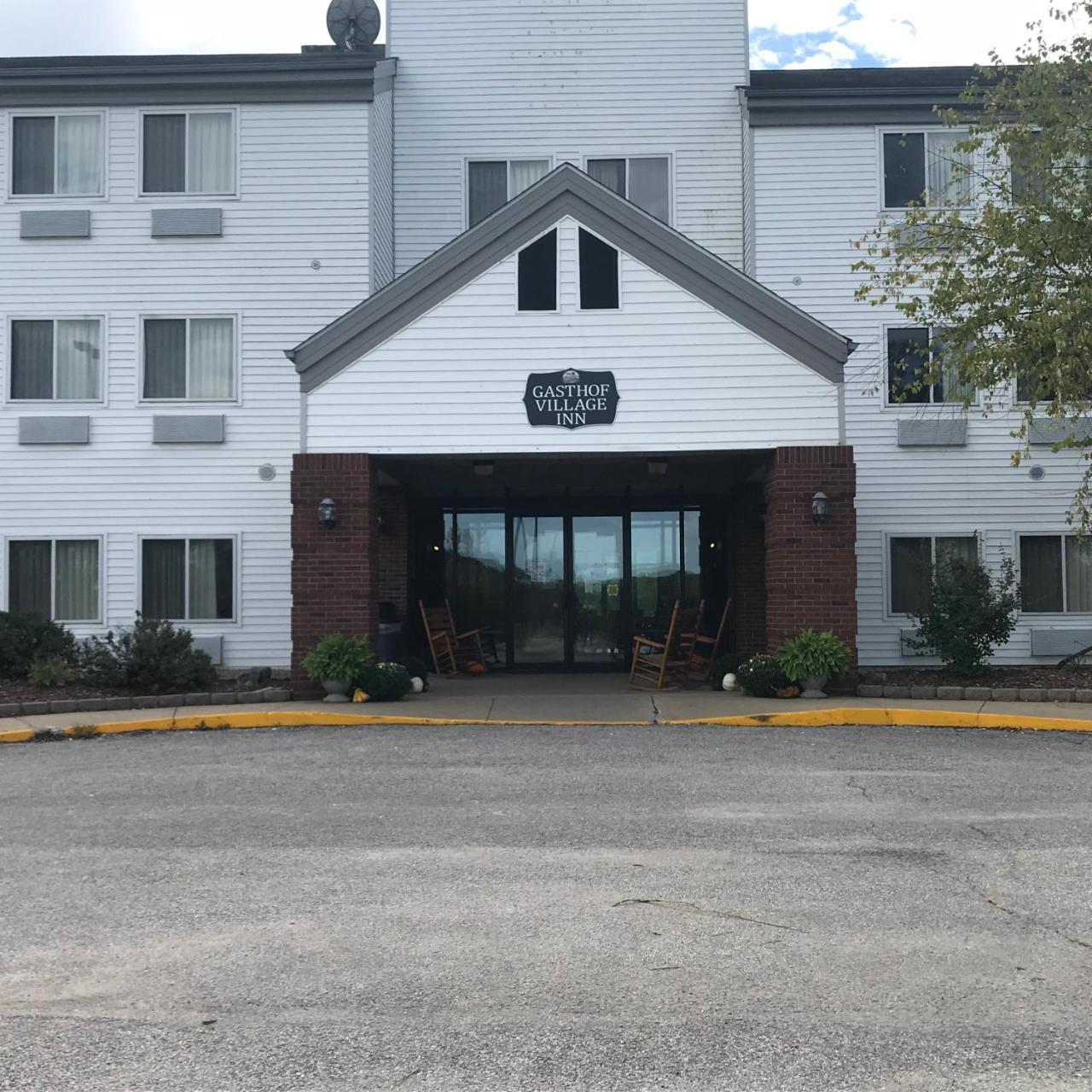 Gasthof Amish Village Inn Montgomery Exterior foto
